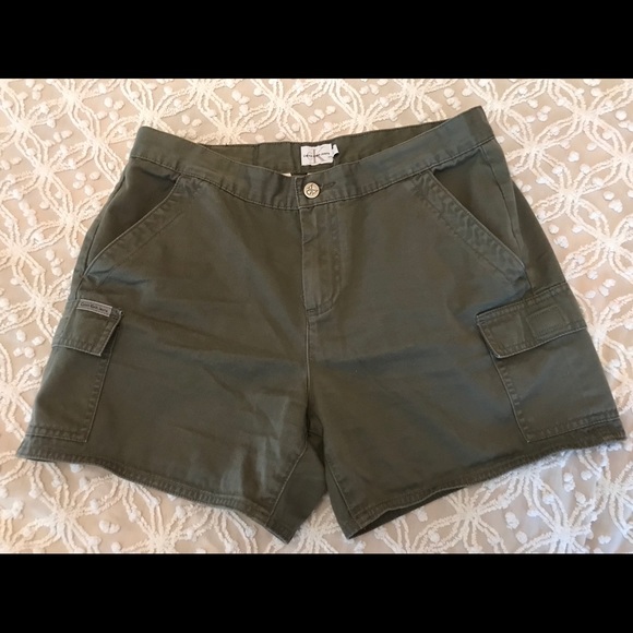 Calvin Klein Pants - 🍦 Vintage Calvin Klein Cargo Shorts Size 10